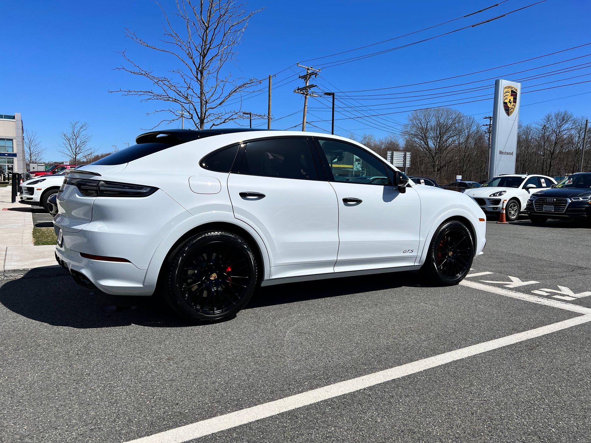 2022 Porsche Cayenne - 2022 Cayenne Coupe GTS White, Graphite/Chalk Interior, Premium, Assistance & More - Used - VIN WP1BG2AY8NDA55735 - 30,500 Miles - 8 cyl - AWD - Automatic - SUV - White - Boston, MA 02129, United States