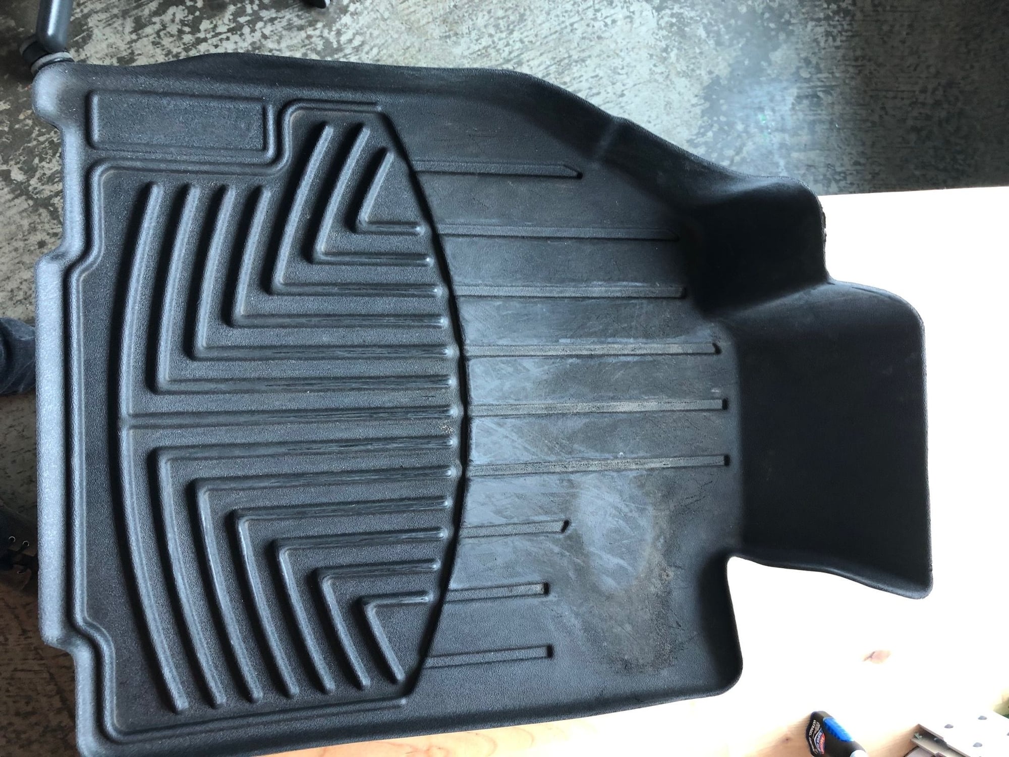 Interior/Upholstery - 997 Rear seats, weather tech floor mats, driving gloves - Used - 2005 to 2015 Porsche 911 - Jersey City, NJ 07306, United States