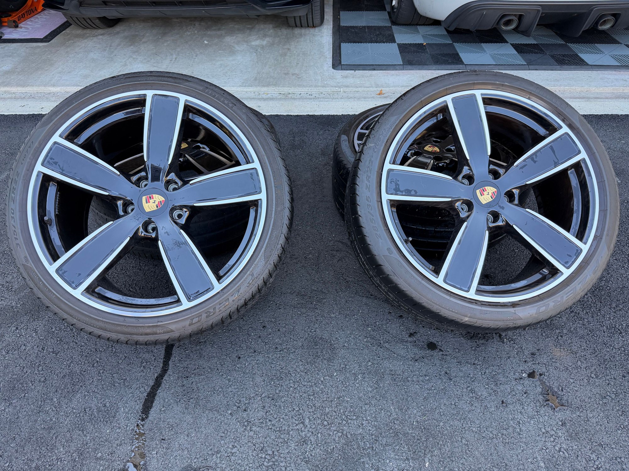 Wheels and Tires/Axles - 22" Cayenne Sport Classic in Gloss Black (48Y) - Used - All Years  All Models - Doylestown, PA 18901, United States