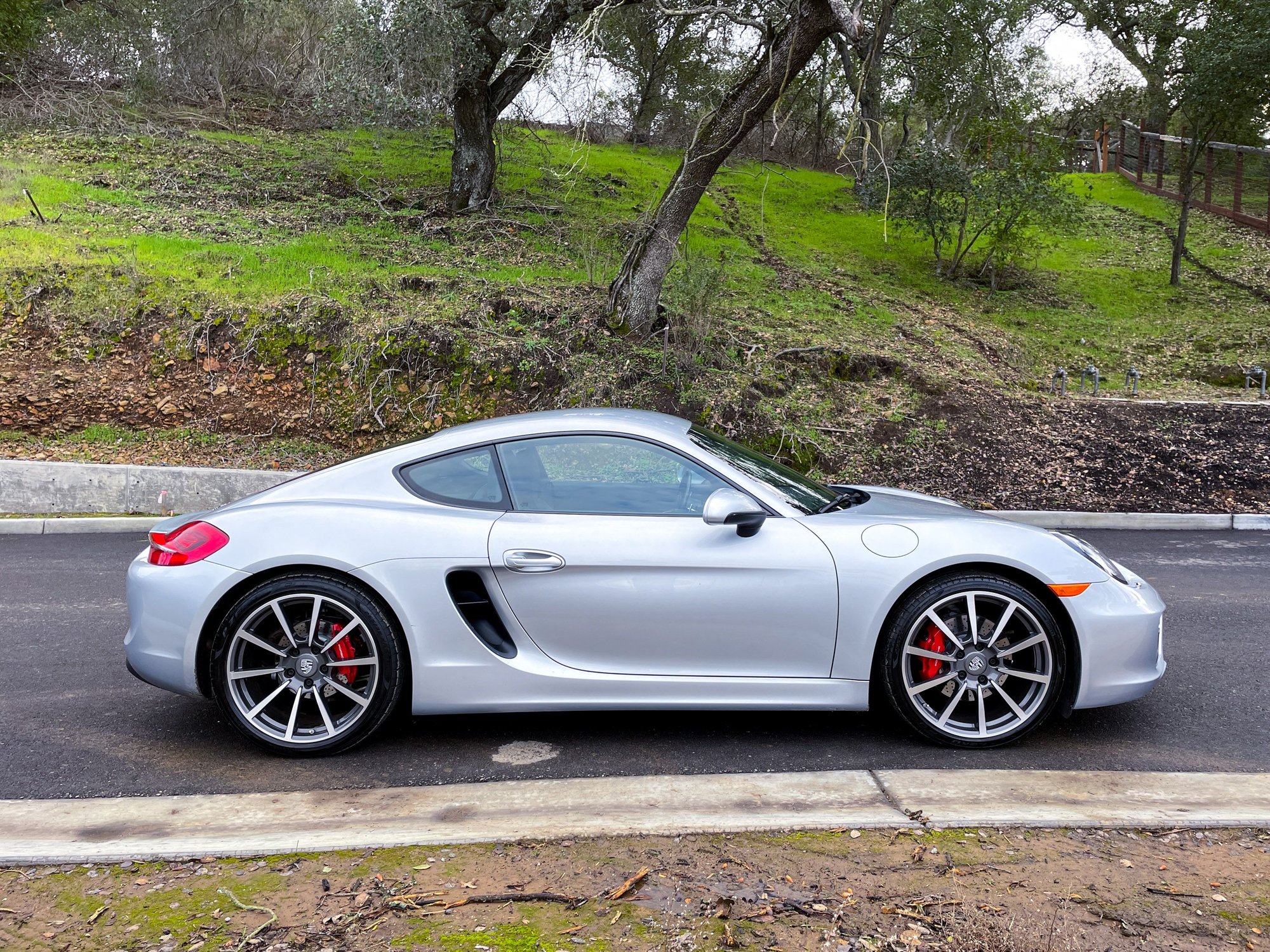 2014 Porsche Cayman - 2014 Cayman S - Sport Chrono, Clean Title - San Jose, CA - Used - VIN WP0AB2A82EK192385 - 58,927 Miles - 6 cyl - 2WD - Automatic - Coupe - Silver - San Jose, CA 95124, United States