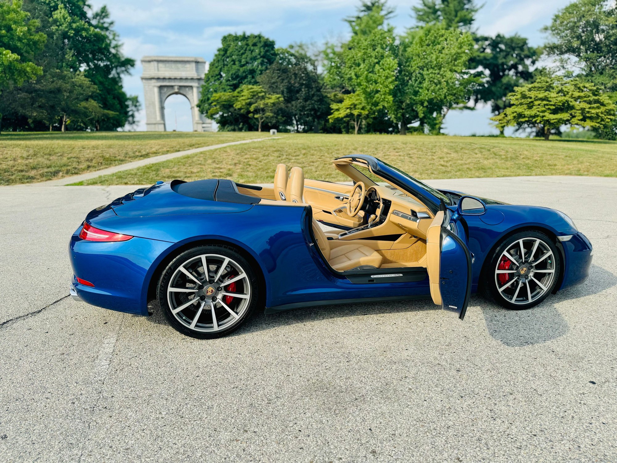 2013 Porsche 911 - 911 C4S Cabriolet Gorgeous High Spec  (Sports Chrono, PSE, Burmester, PAS, Prem Plus) - Used - VIN WP0CB2A90DS155464 - 45,000 Miles - 4WD - Automatic - Convertible - Blue - Villanova, PA 19085, United States