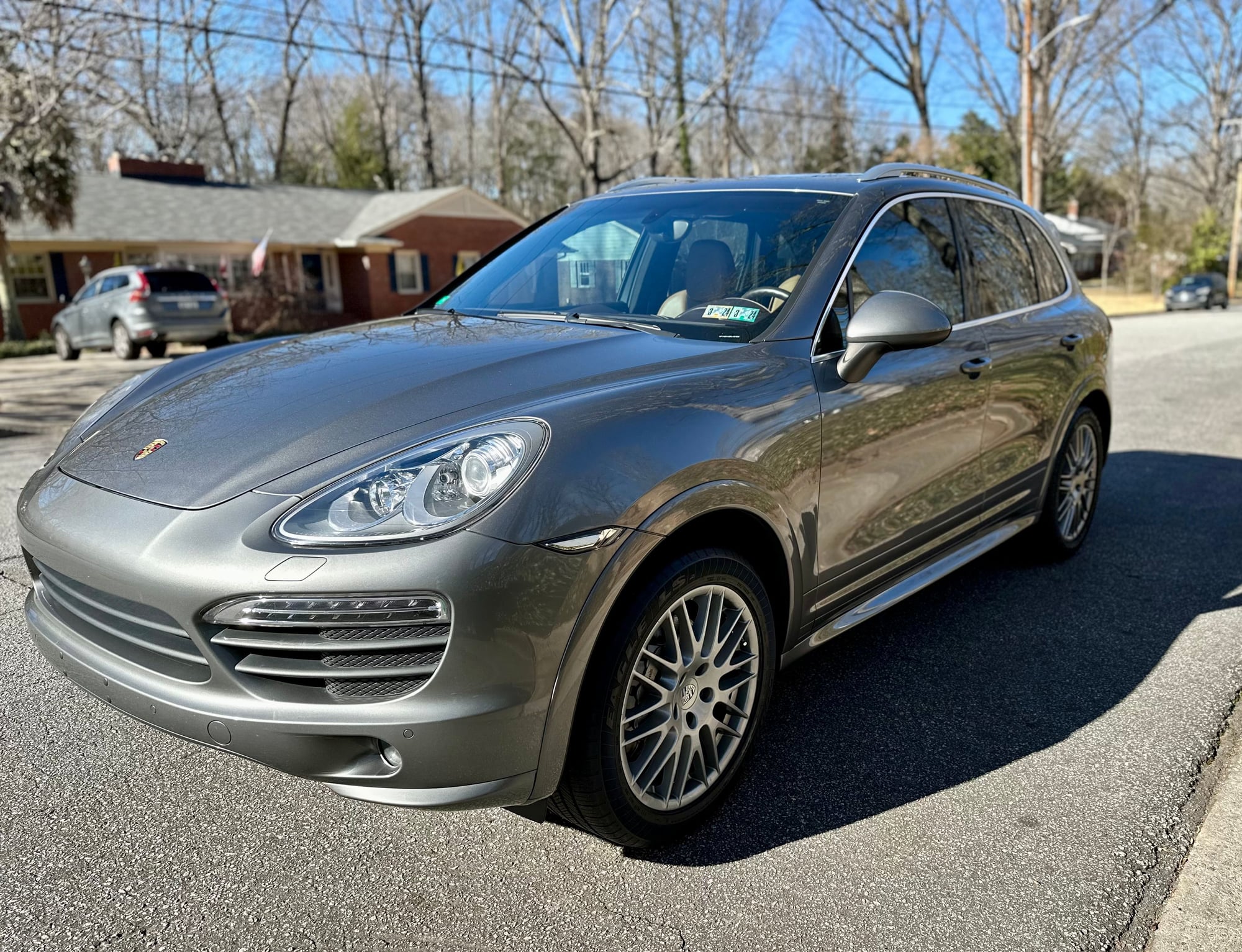 2013 Porsche Cayenne - 2013 Cayenne S 75k miles RARE locking diff - Used - VIN WP1AB2A28DLA81956 - 75,500 Miles - 8 cyl - 4WD - Automatic - SUV - Gray - Greenville, SC 29609, United States