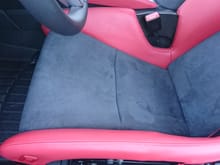 EXCLUSIVE OPTION LWB SEAT BOLSTER PROTECTOR - GARNET RED