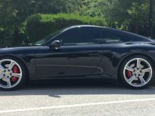 These had the black insert originally. I painted them GT Silveron the exterior and left the barrels black to help with brake dust issues.
Cman21