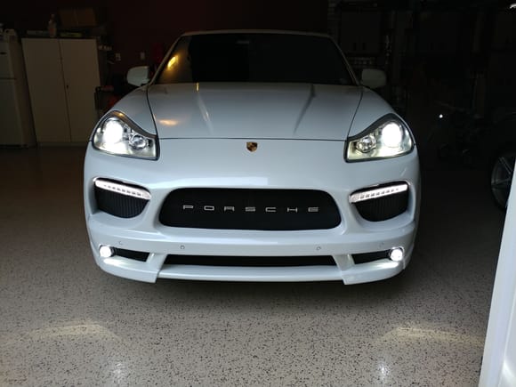 Setup with Headlights on.  With parking lights on both the DRLs and the fog lights are also illuminated.
