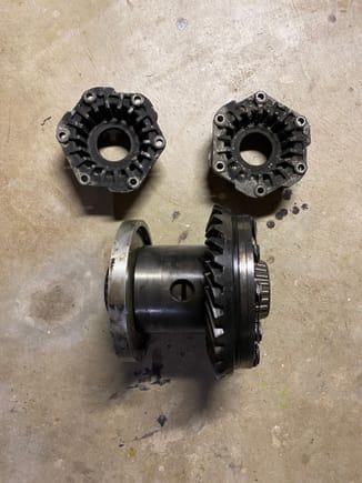 Limited slip differential from out of 1982 US 928.  Worked well when removed from the vehicle. $750 OBO