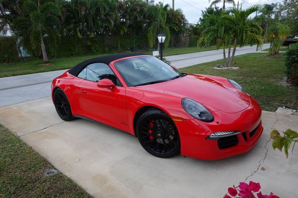 Guards red is a classic color for Porsches
