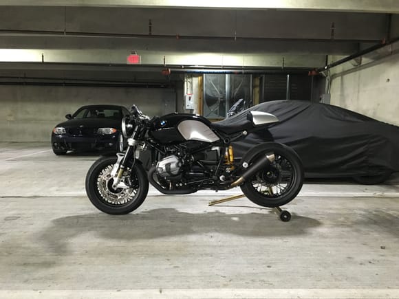 Older pic of my R NineT when I lived in Charlotte and my old 981 GTS under wraps behind it. This is the forever bike for me. Alpina Wheels, full Ohlins suspension, Rizoma clip-ons, rearsets, lights, and plate hangar. Remus headers with AC Schnitzer silencer. 
