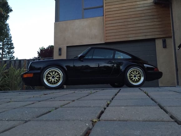 this is the exterior. the interior... well looks like 964 with RS door car and pole position all black