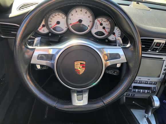 997.1 with 997.2/991.1 paddle steering wheel
