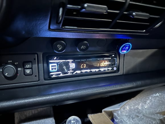 Had to get a new head unit after my new Blaupunkt Bremen SQR 46 DAB buttons stopped responding. Less than a year old so I’ll send it in for repair 