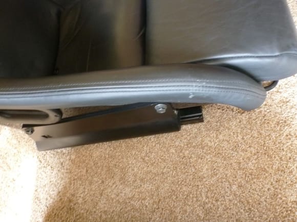 Seat 2 bolster wear exterior