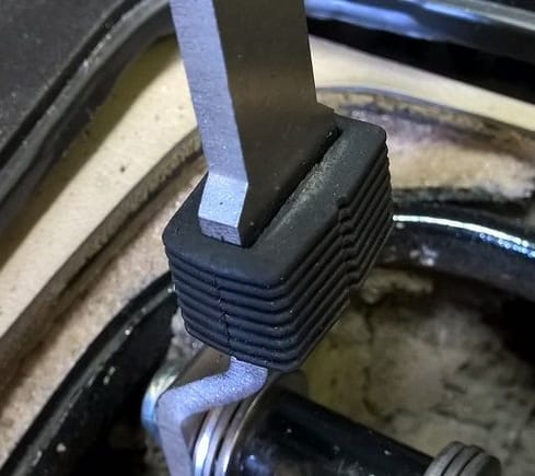 OE shifter damper on Only944 shift lever - a loose fit.