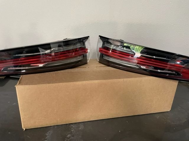 Lights - FS Porsche Cayenne 9y0 rear taillight and side lamps - Used - 0  All Models - Dallas, TX 75220, United States