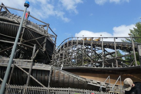 Trackless coaster in parts like a bobsled