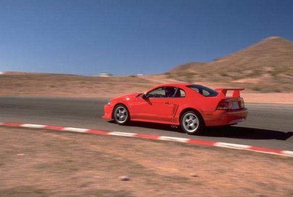 2000 svt cobra r 37