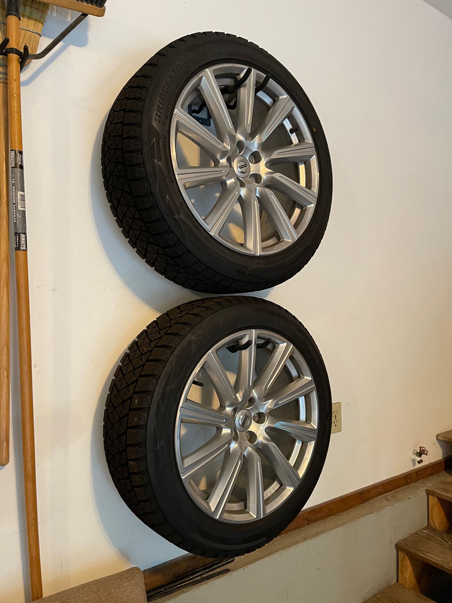 Wheels and Tires/Axles - 245/50/R20 Bridgestone Blizzaks on OEM Volvo wheels - Used - 2016 to 2021 Volvo XC90 - New Hartford, CT 06057, United States
