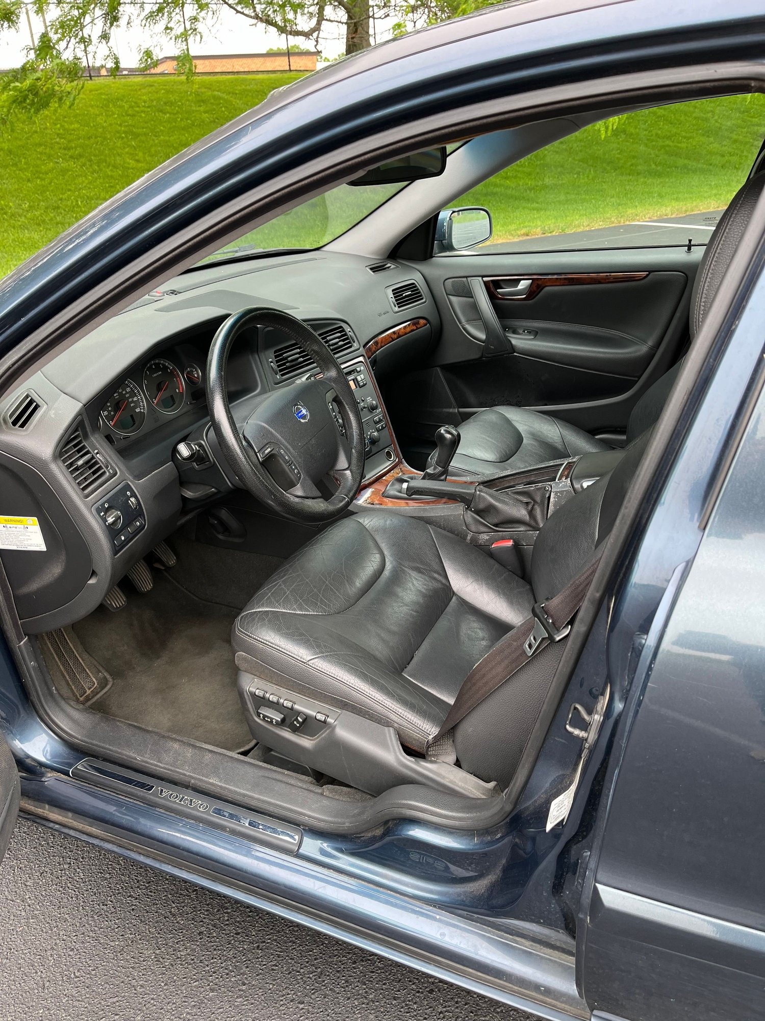 2005 Volvo V70 - Rare 2.4 5 Speed Manual! No accidents, highway miles - Used - VIN YV1SW612052488561 - 218,131 Miles - 5 cyl - 2WD - Manual - Wagon - Blue - Greenville, SC 29601, United States