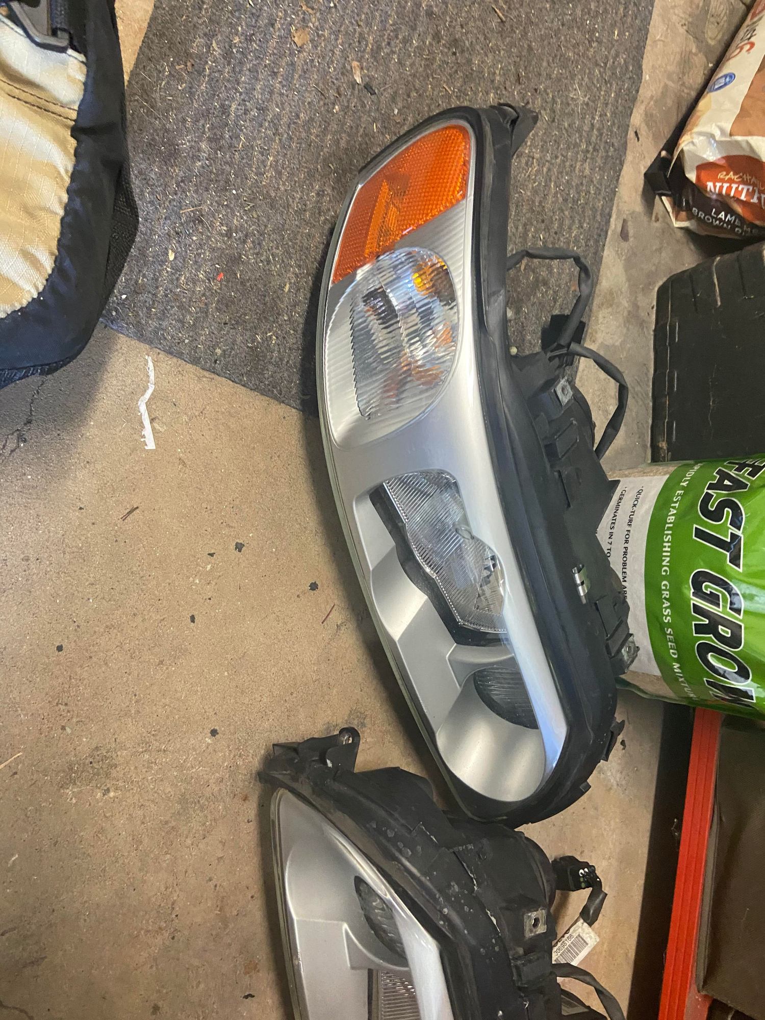 Lights - 01-09 S60R Headlight Assemblies - Used - 2001 to 2009 Volvo S60 - Terryville, CT 06786, United States