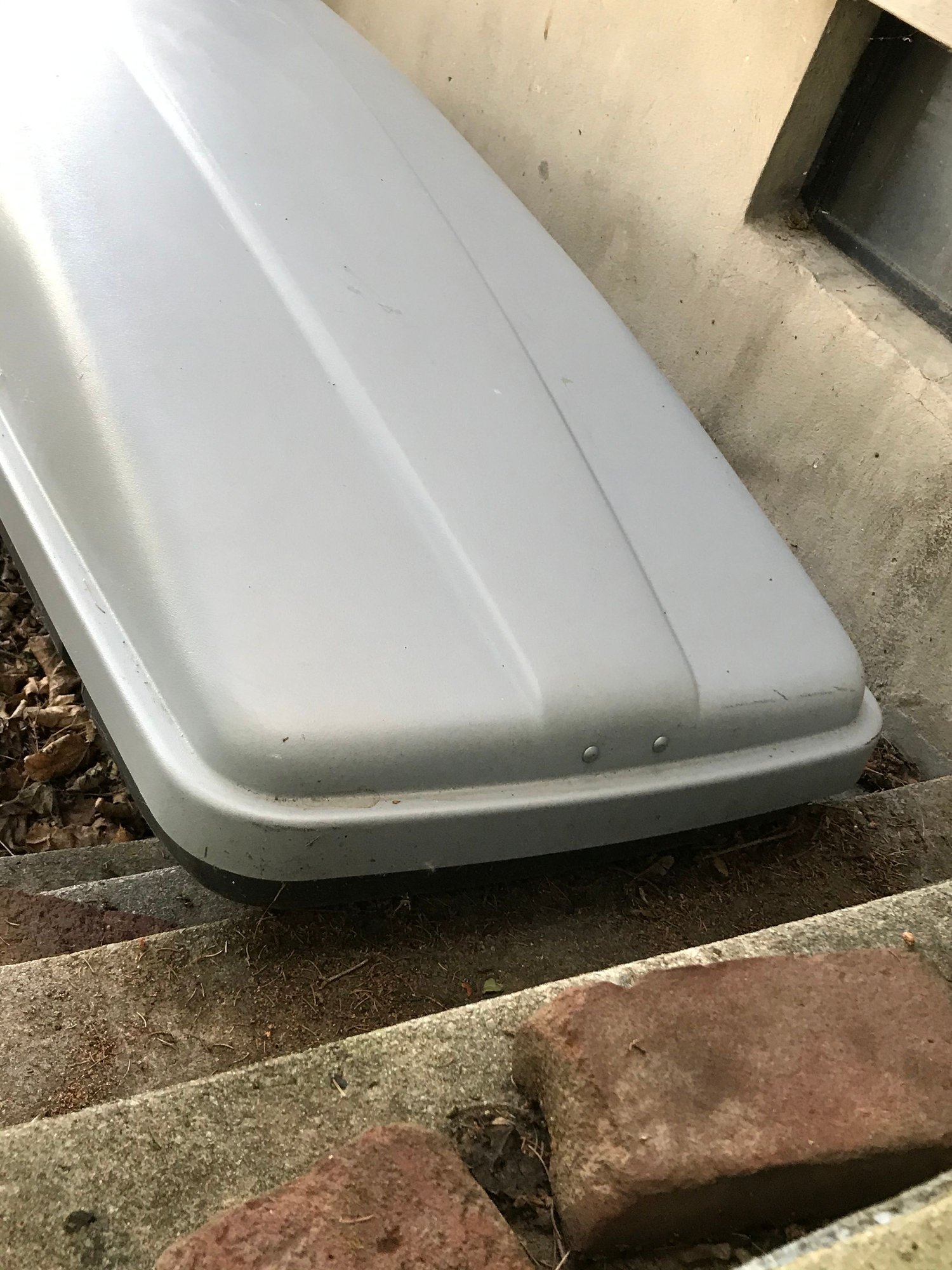 Accessories - Volvo Roof Box on Volvo Load Carrier.  Like new old stock. - Used - 2001 to 2004 Volvo V70 - Gettysburg, PA 17325, United States
