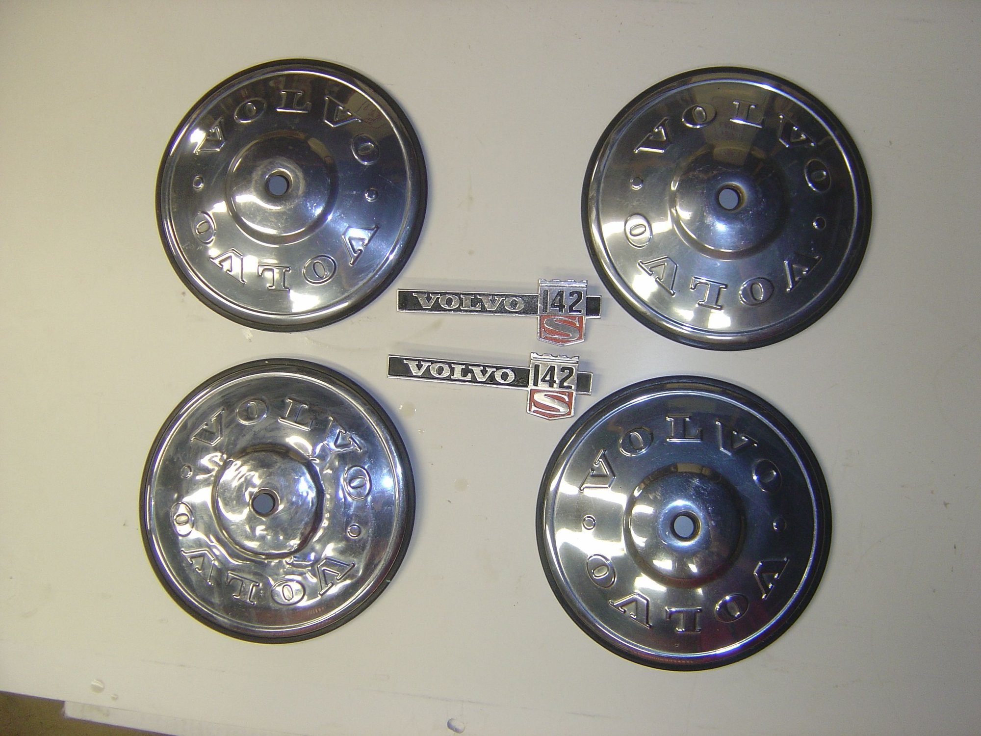 Miscellaneous - 142 Hub Caps & Emblems - Used - 1980 Volvo 242 - Scottsdale, AZ 85260, United States