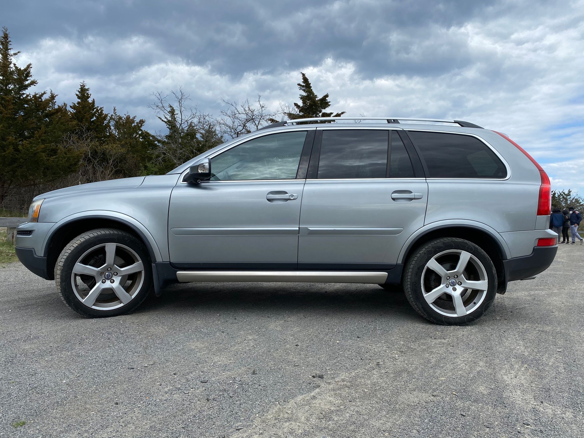 2009 Volvo XC90 - For Sale: 2009 XC90 V8 R-Design - Serviced by the book since new - Clean CarFax - Used - VIN YV4CT852X91503956 - 180,000 Miles - 8 cyl - AWD - Automatic - SUV - Silver - Atlantic Highlands, NJ 07716, United States