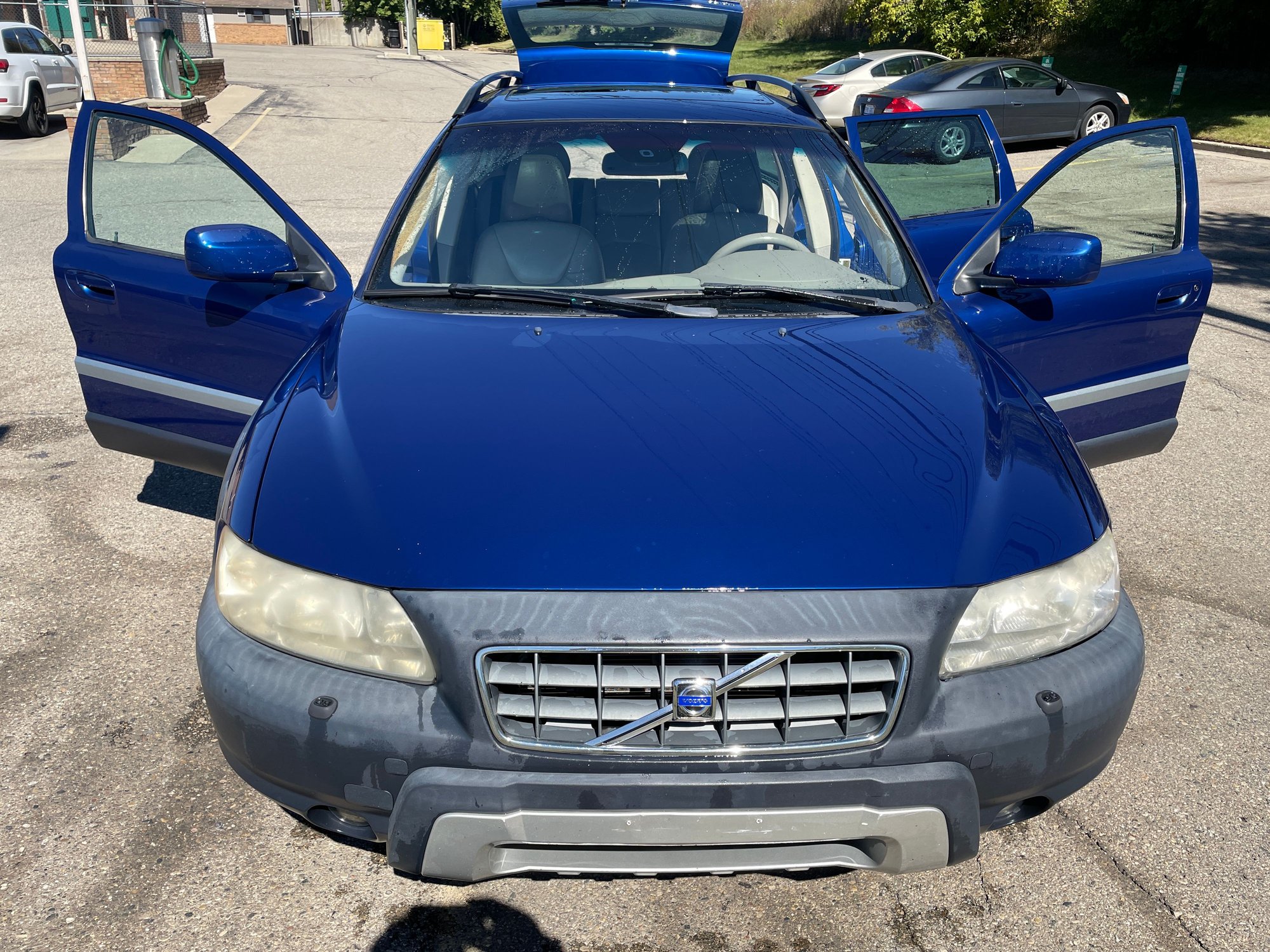 2006 Volvo XC70 - 2006 Volvo XC70  2.5T Ocean Race Edition Wagon 4D - Used - VIN YV4SZ592361233290 - 207,298 Miles - 5 cyl - AWD - Automatic - Wagon - Blue - Novi, MI 48375, United States