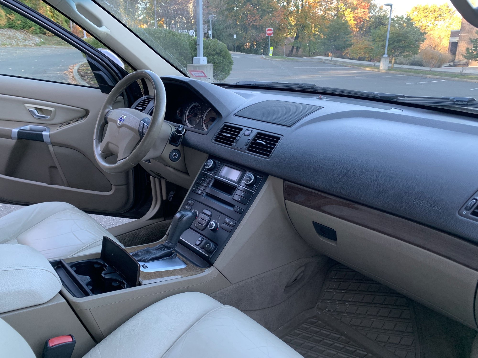 2012 Volvo XC90 - Original Owner selling Volvo XC90 AWD - Used - VIN YV4952cz8c1625885 - 100,561 Miles - 6 cyl - AWD - Automatic - SUV - Gray - Fairfield, CT 06825, United States