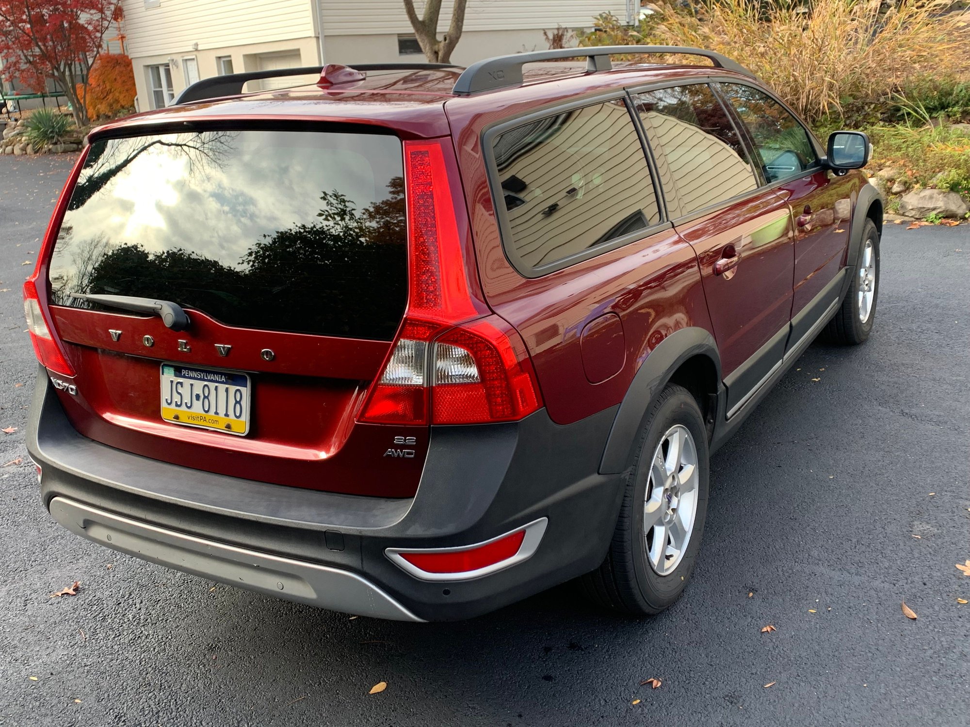 2009 Volvo XC70 - 2009 Volvo XC70 3.2 $2,500 Needs Differential - Used - VIN yv4bz982291065316 - 216,500 Miles - 6 cyl - AWD - Automatic - Wagon - Red - Paramus, NJ 07652, United States
