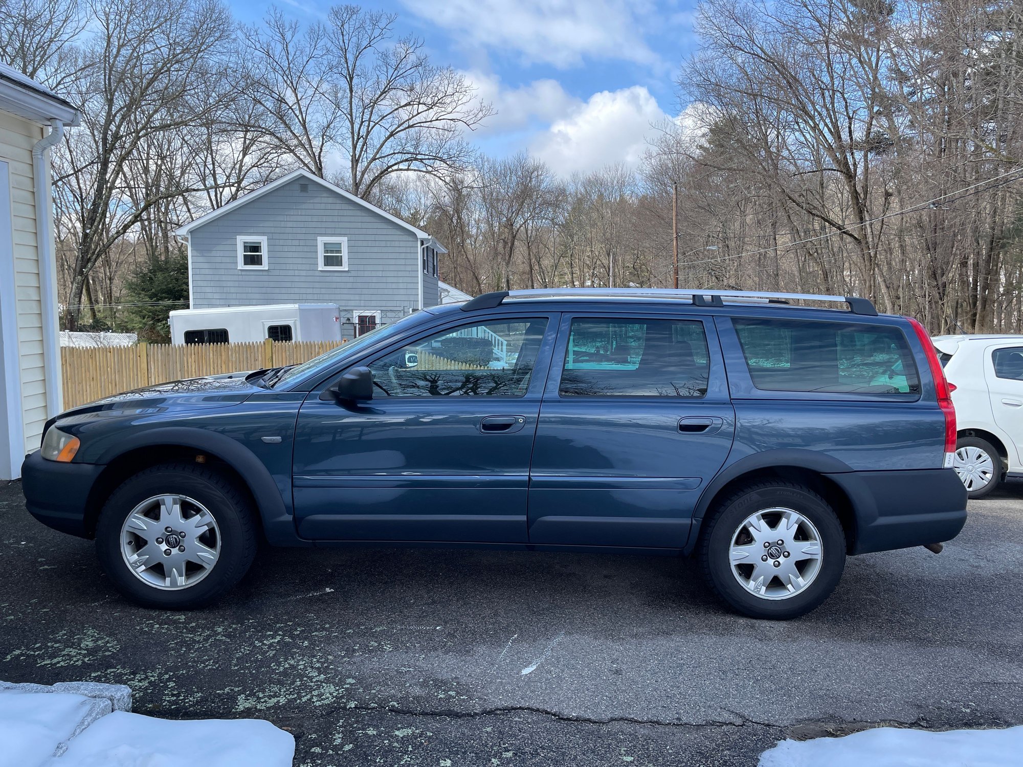 2006 Volvo XC70 - 2006 Volvo XC70 in Great Condition - Used - VIN YV4SZ592X61241659 - 230,800 Miles - 5 cyl - 4WD - Automatic - Wagon - Blue - Holliston, MA 01746, United States
