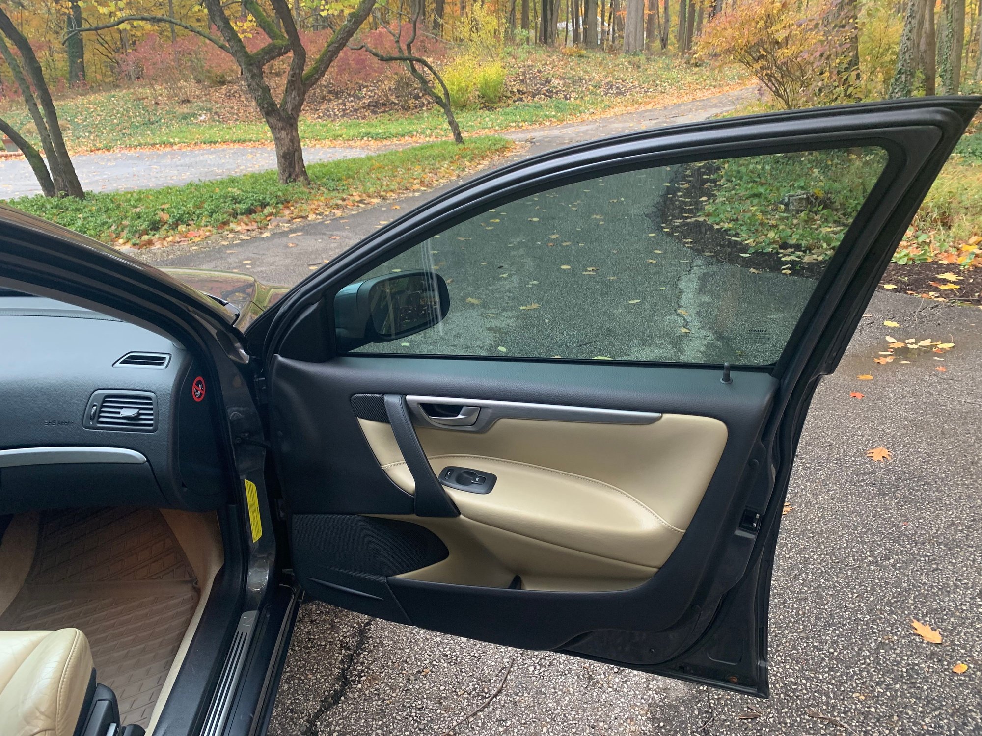 2007 Volvo V70 - 2007 V70R Grey/ Gold Gobi One owner well maintained excellent condition $ - Used - VIN YV1SJ527872632797 - 137,123 Miles - 5 cyl - AWD - Automatic - Wagon - Gray - Hinckley, OH 44233, United States