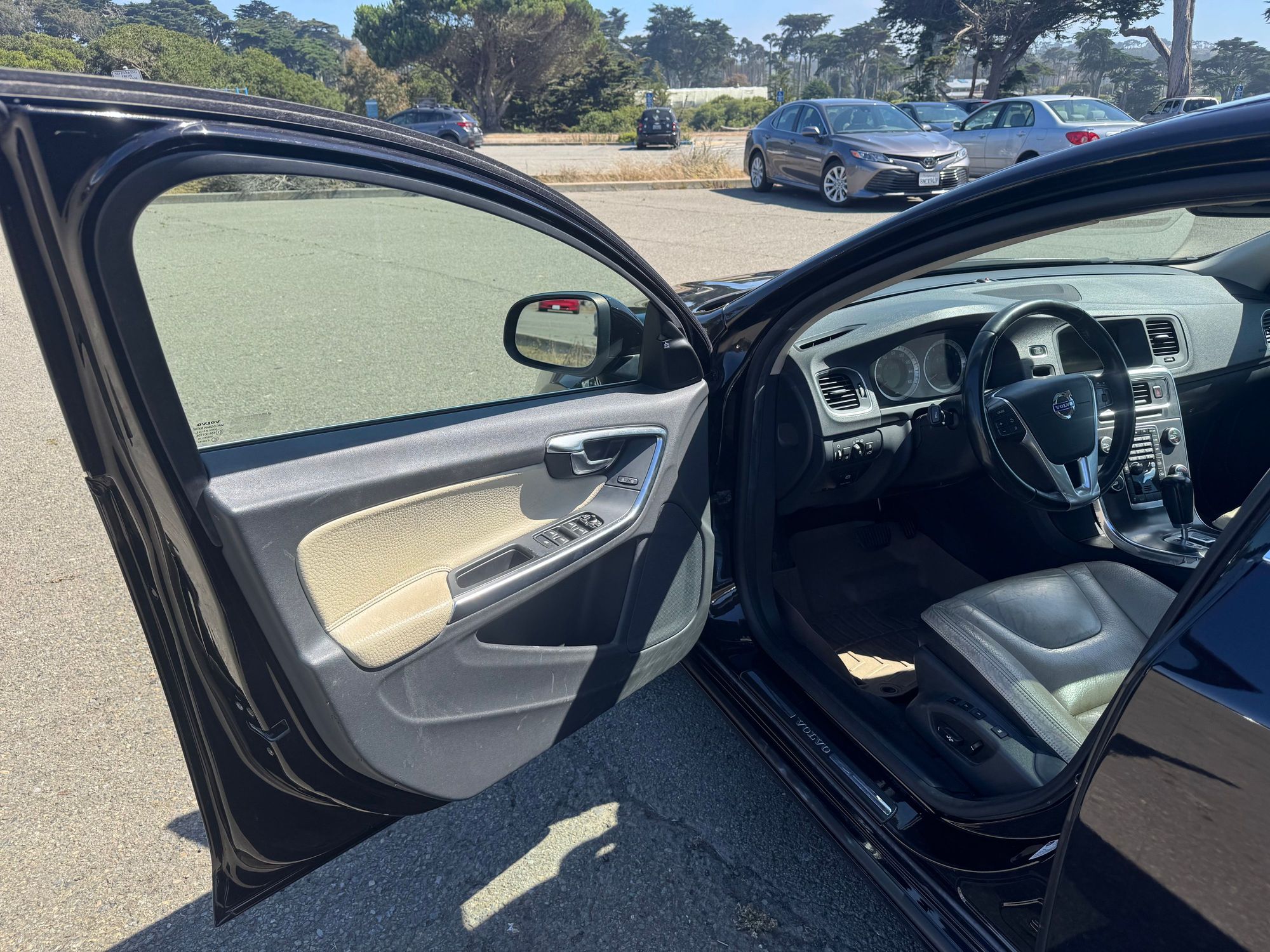 2011 Volvo S60 - 2011 Volvo S60 T6 - Used - VIN YV1902FH3B2014640 - 85,000 Miles - 6 cyl - AWD - Automatic - Sedan - Black - San Francisco, CA 94127, United States