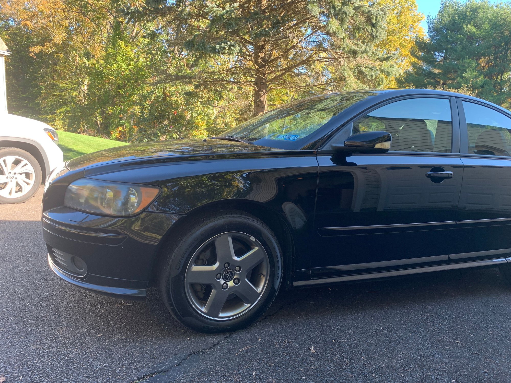 2005 Volvo S40 - Fs - 2005 s40 t5 awd - Used - VIN YV1MH682152117241 - 120,600 Miles - 5 cyl - AWD - Automatic - Sedan - Black - Buckingham, PA 18902, United States