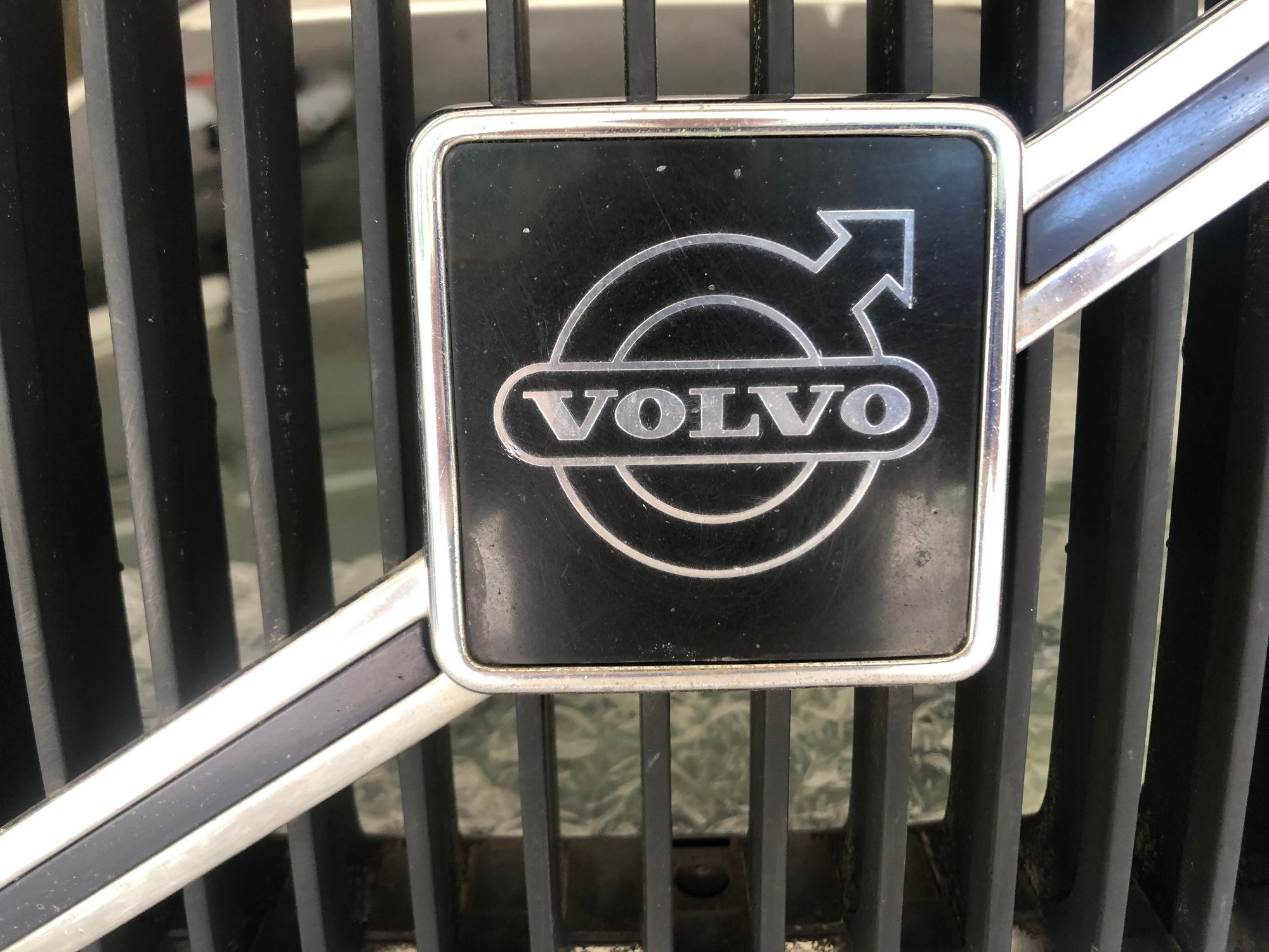 1986 Volvo 244 - 240 Facelift — NE Head & corner lamps & "like new" grille - Austin, TX 78746, United States