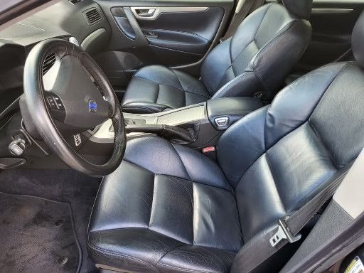 no rips in the leather