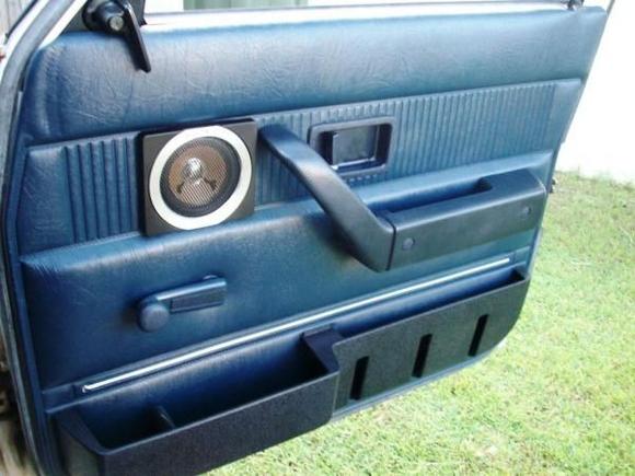 Immaculate blue door trim