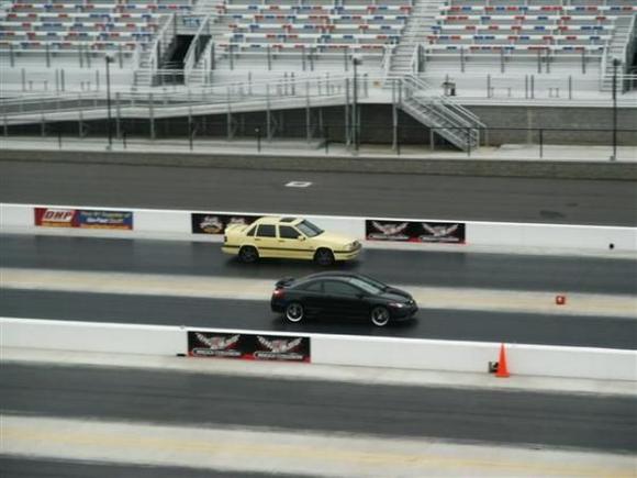 ZMax Dragway Best Time Run VS Honda Civic V-Tech With Some Mods