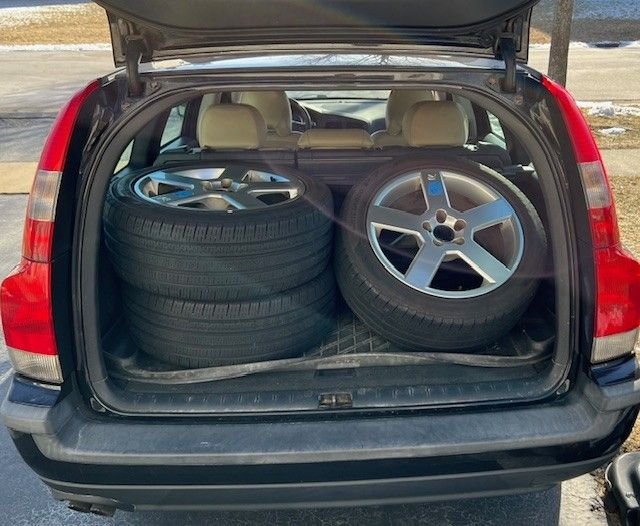 2004 Volvo V70 - 2004 V70R - 6 speed Manual - Gurnee, IL - Used - Lindenhurst, IL 60046, United States