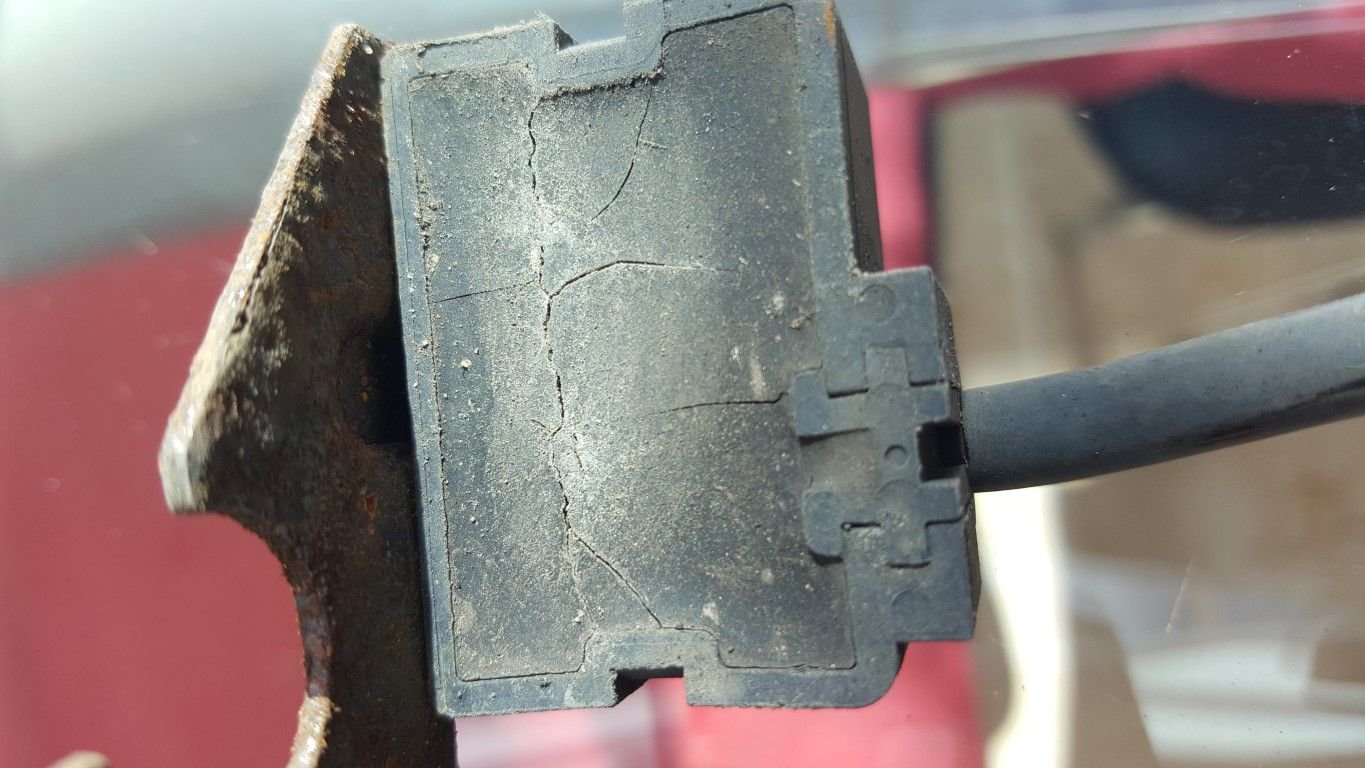 00139 Left Front Body Acceleration Sensor (G341)