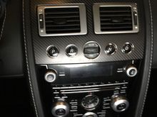 The finished work, news Glass Switches replacing the old plastic ones, and a Carbon Fiber dash replacing the old piano black one.