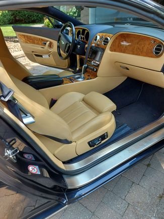 2005 Saffron interior/dark sapphire exterior