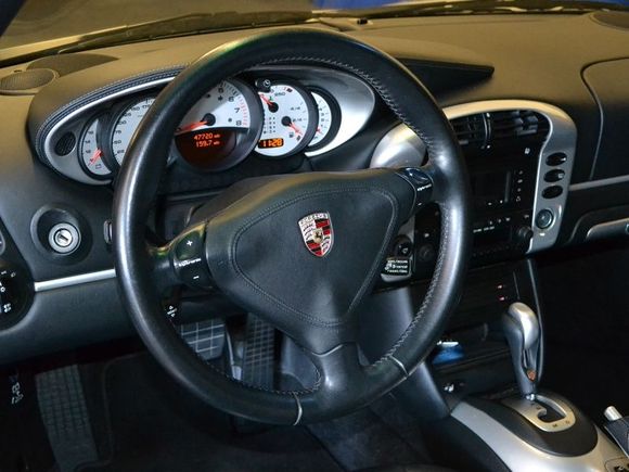 BEFORE: OE 996 tiptronics steering wheel with shifting buttons