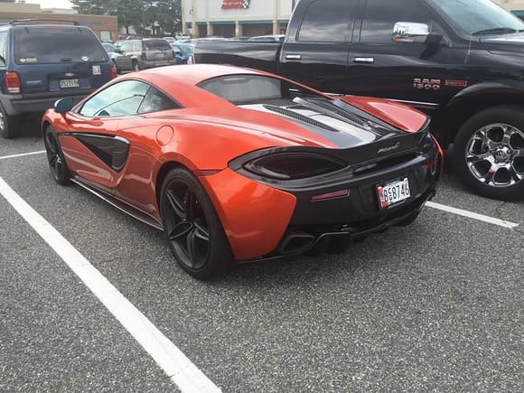 Volcano Orange Mclaren 570s spotted in Maryland by Kiho Park.