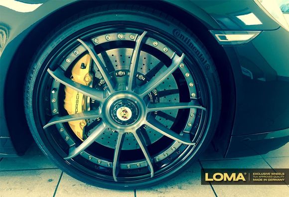 PORSCHE 991 TURBO S WITH 21″ ALLOY RIMS BY LOMA WHEELS