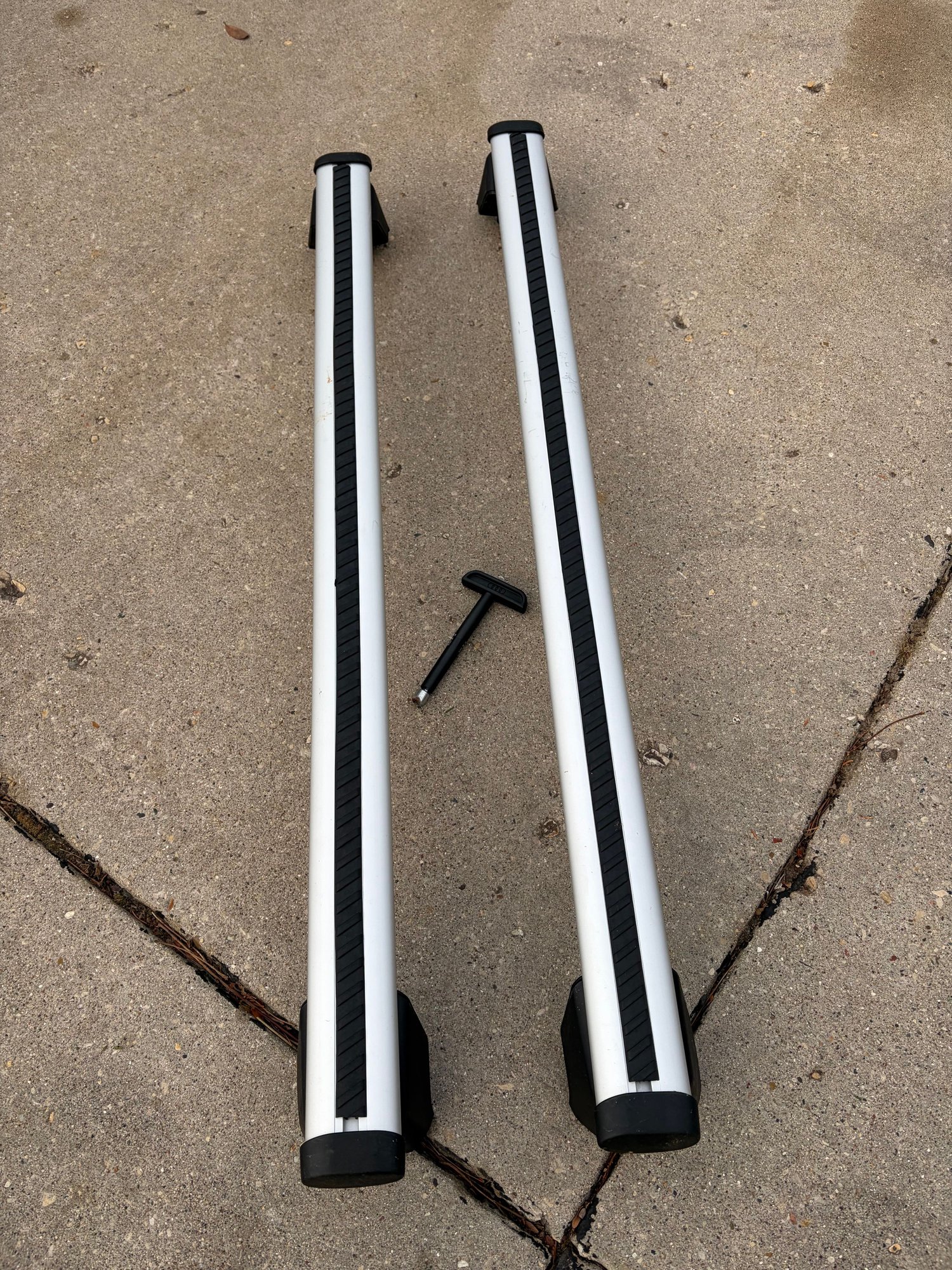 Accessories - Q8 crossbars, genuine Audi part, $100 obo - Used - 2019 to 2025 Audi Q8 - Waukesha, WI 53189, United States