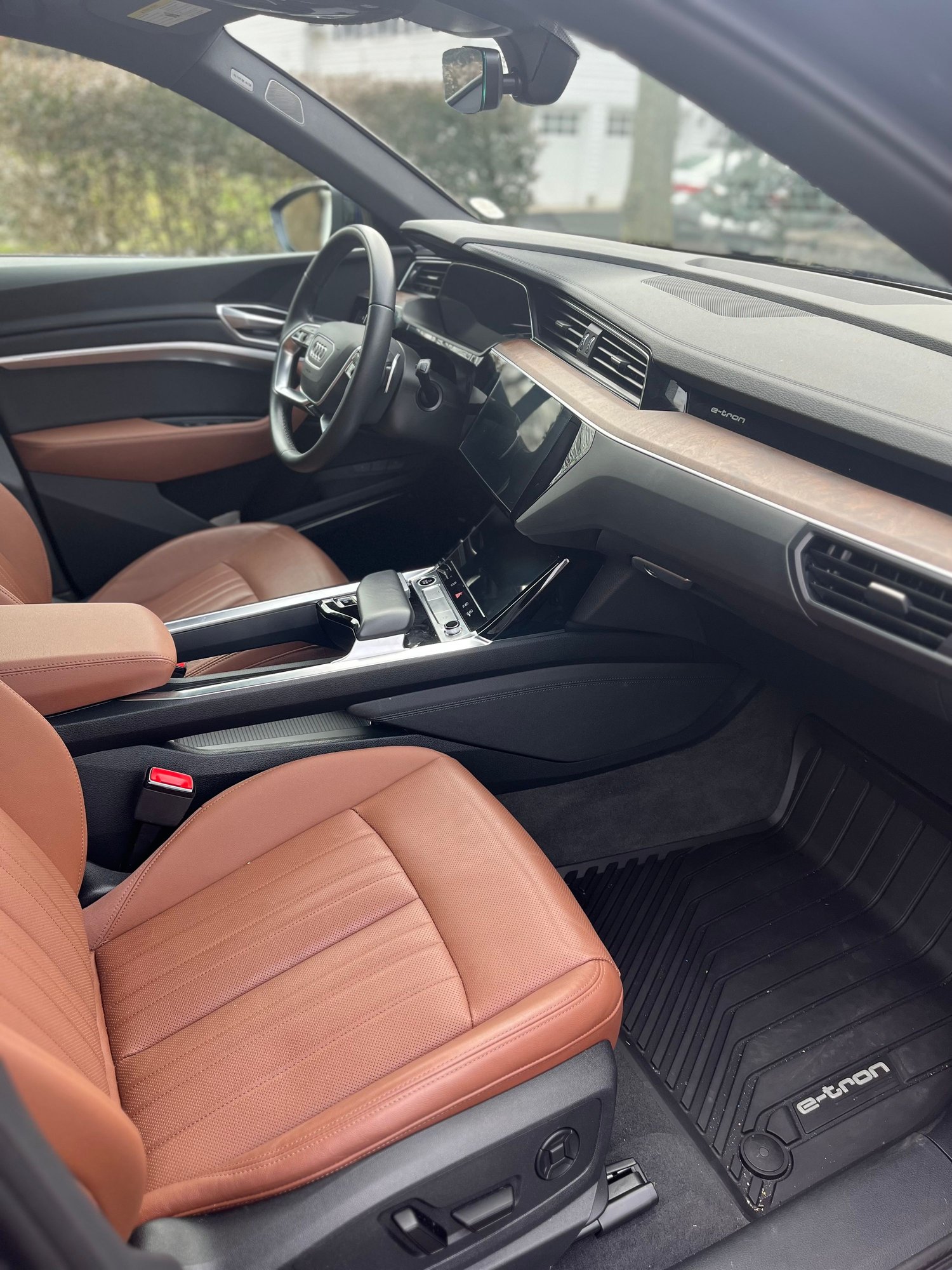 2022 Audi E-Tron; Premium Plus, Black Optic Package, Navarra Blue ...