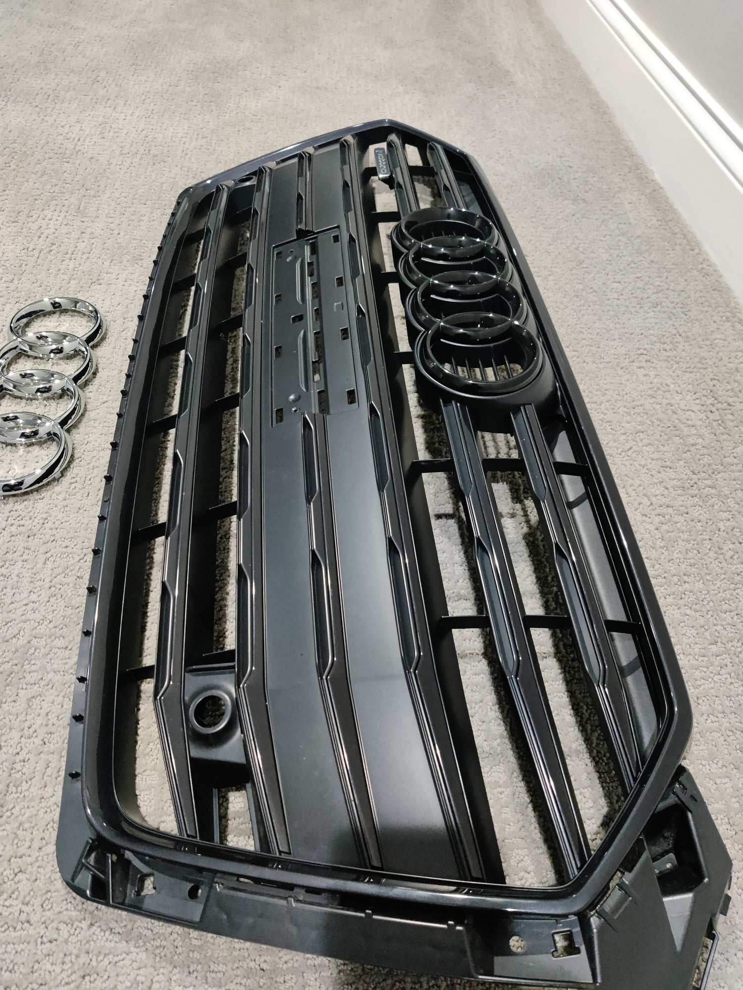 Miscellaneous - Audi A5 S5 Front Bumper Center Grille Grill 2017 2018 2019 8W6853651AB OEM - Used - 2017 to 2019 Audi A5 - Naperville, IL 60563, United States