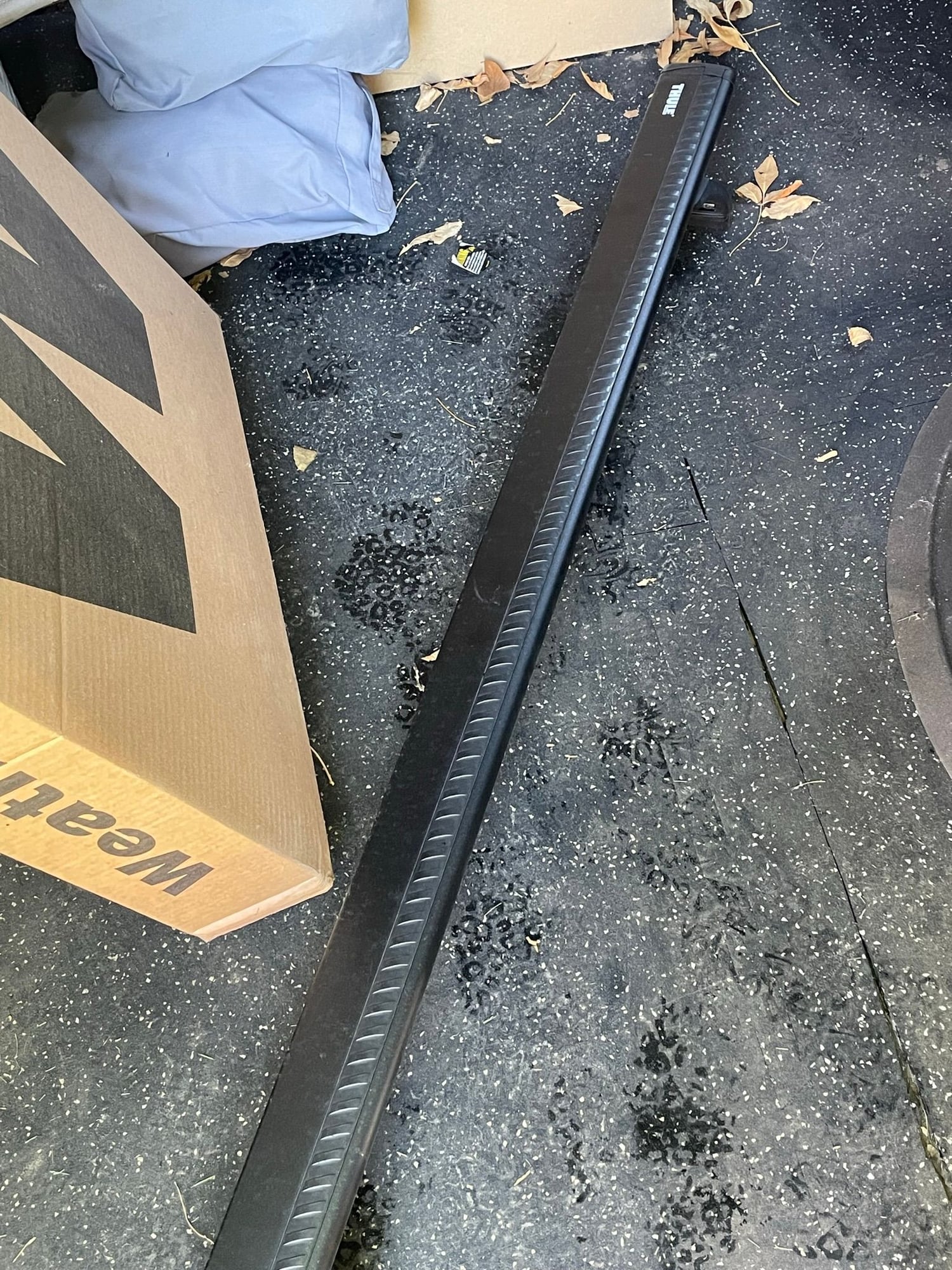 Accessories - Thule Roof Rack System and Thule Cargo Box - Used - 2018 to 2023 Audi Q7 - Denver, CO 80209, United States