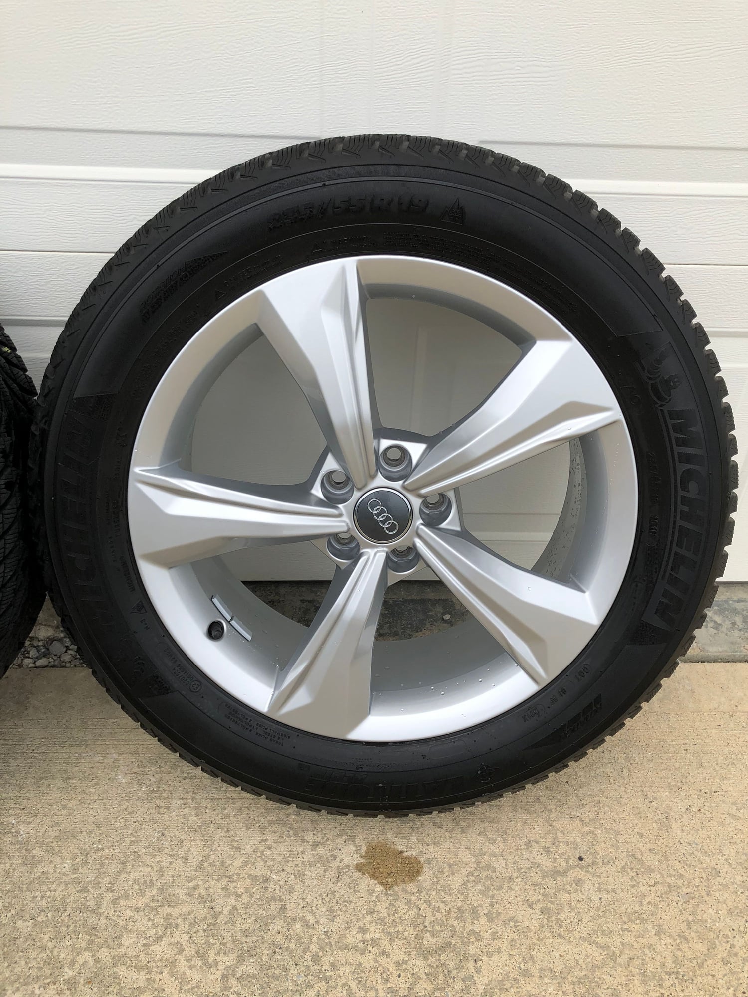 Wheels and Tires/Axles - Audi Q5 SQ5 OEM 19 Inch Winter Tire Wheel Package NPN071070 235/55/19 7J - Used - 2017 to 2021 Audi Q5 - 2017 to 2021 Audi SQ5 - Carmel, IN 46074, United States