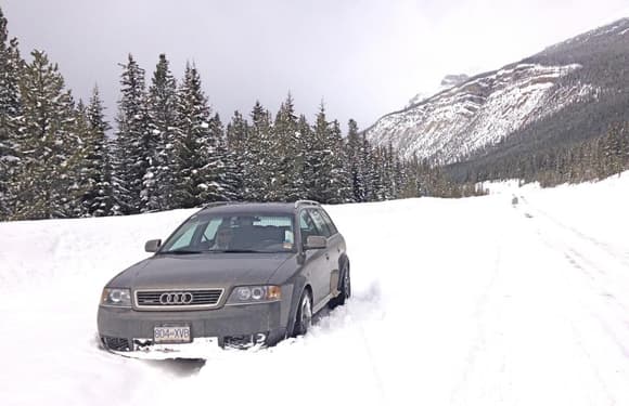 Picnic on the Icefields Parkway road in Canadian Rockies